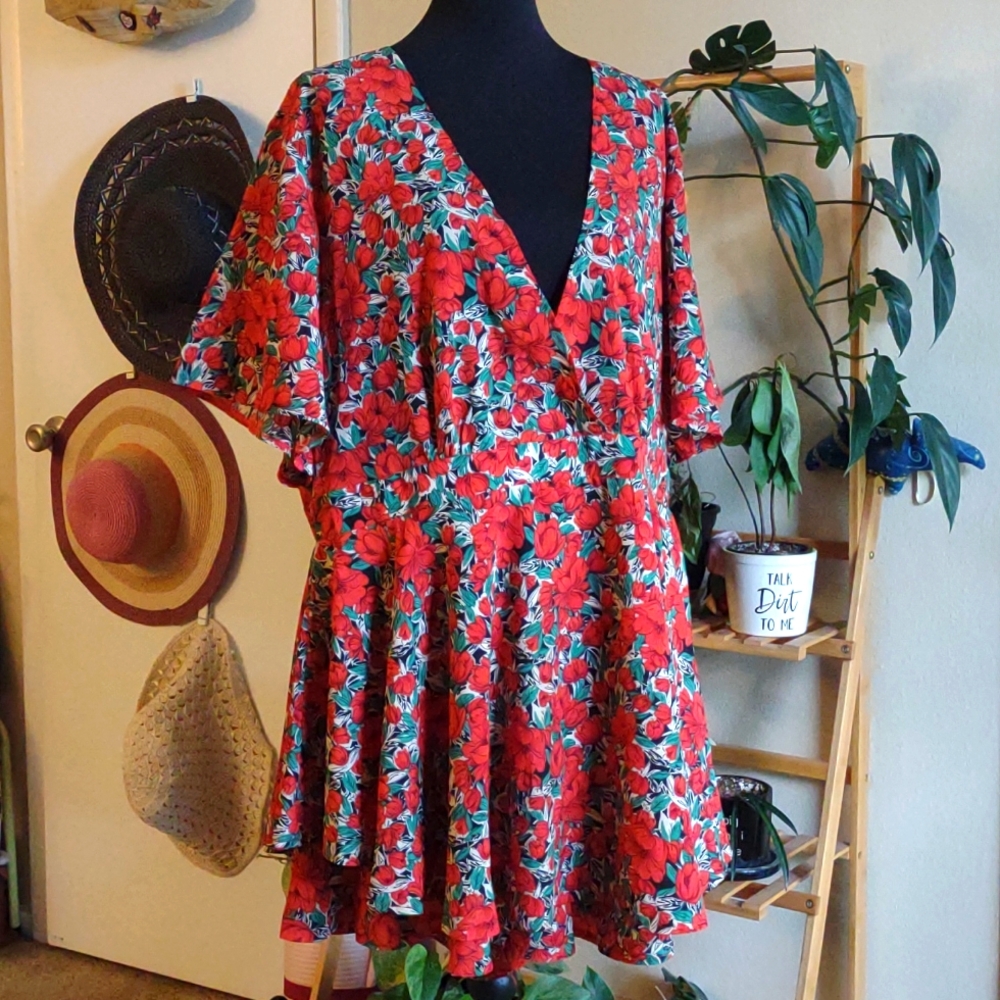Boohoo Sz 20 Red Floral Romper